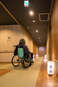 介護職が「福祉旅館」 宿泊前アセスメントで本人・家族の安心に